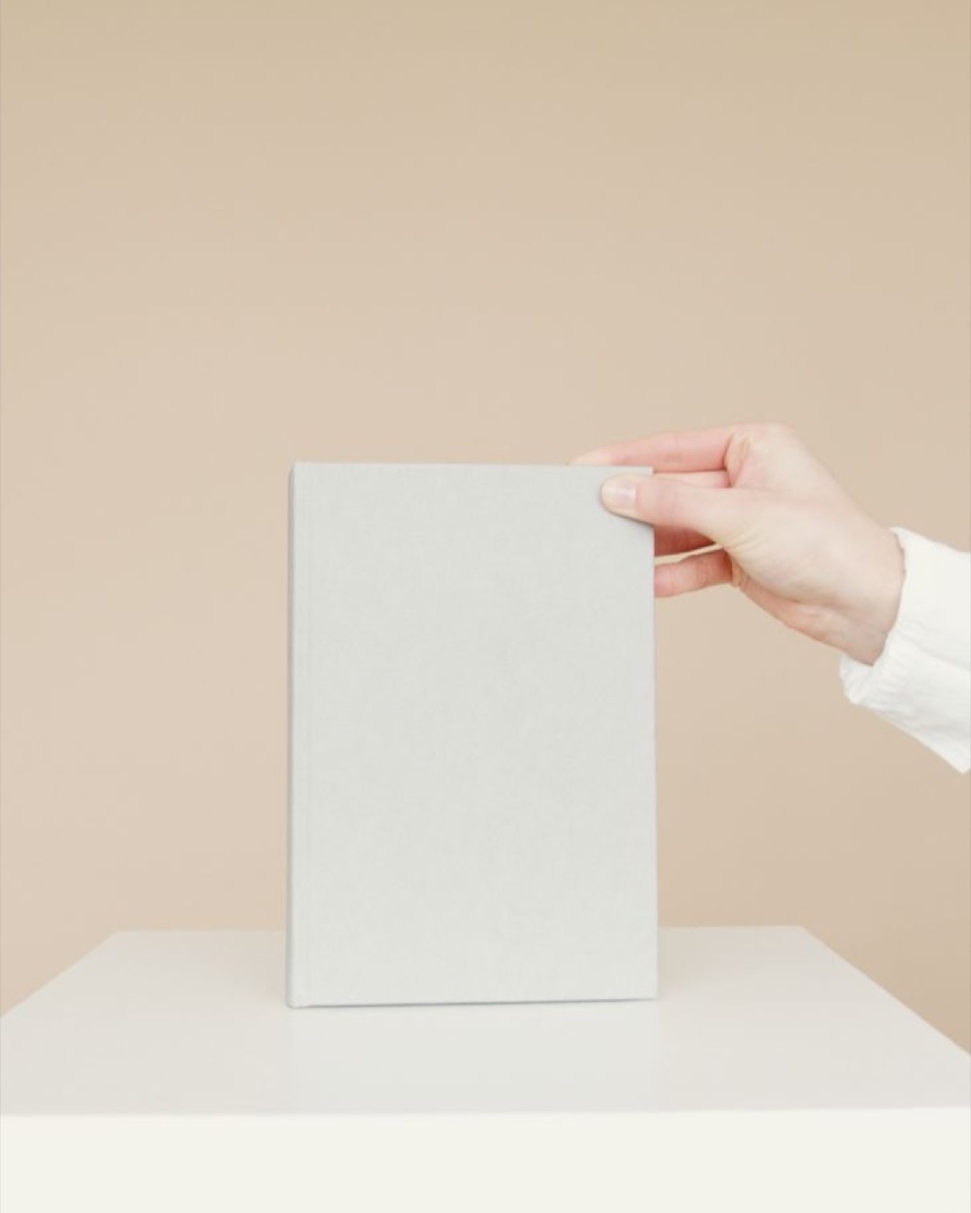 브랜딩 스튜디오 고르는 법 — 포트폴리오보다 먼저 볼 네 가지