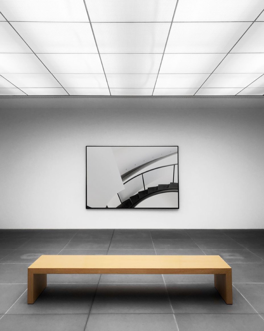 Minimalist art gallery in Nuremberg showcasing modern artwork with sleek design and spacious layout.